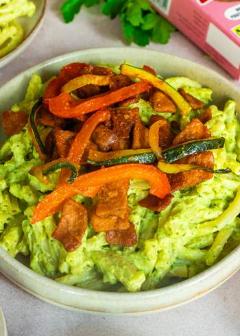 Vegan Green Mac’n’Cheese with Crispy Bacon